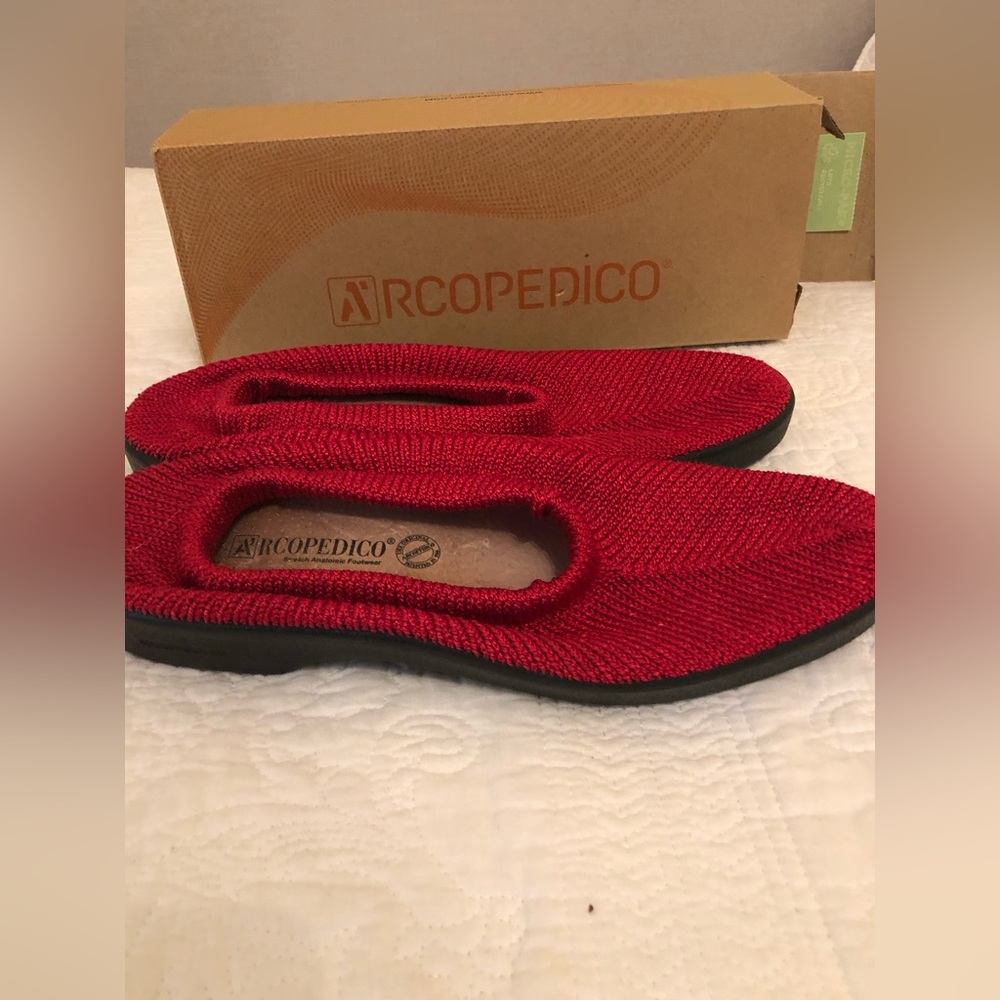 Arcopedico Red Shoes